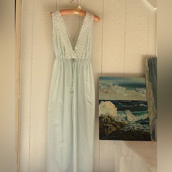 Lace Trimmed Vintage Night Gown - Soft Blue Small - Picture 2 of 12